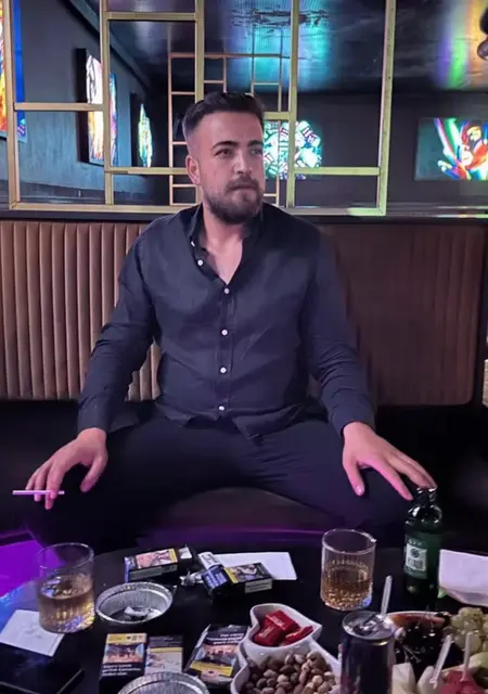 Я Batuhan, 30, знакомлюсь на одну ночь в Анкаре