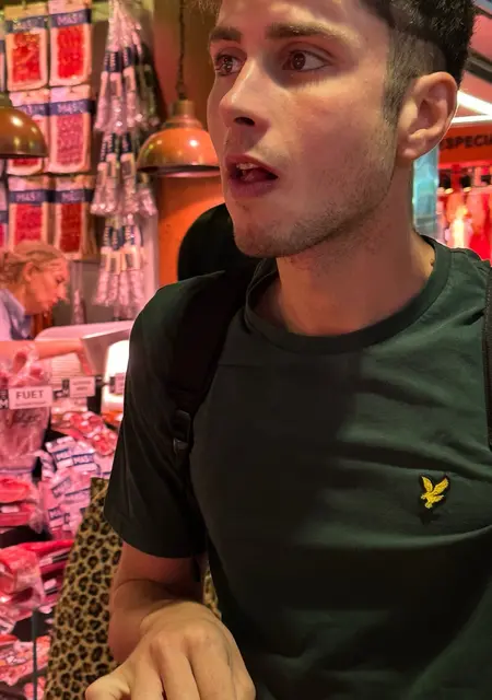 Я Alessandro, 26, знакомлюсь на одну ночь в Флоренции