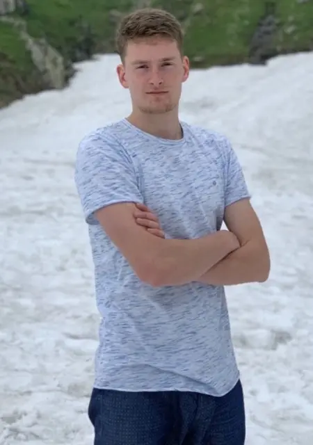 Я Влад, 26, из Ивано-Франковска, ищу знакомства на одну ночь