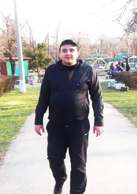 Я Андрей, 37, из Броваров, ищу знакомства на одну ночь