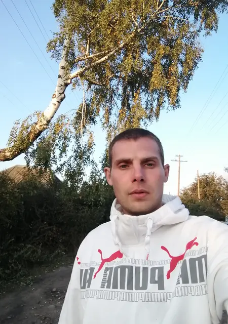 Антон из Гребёнка, ищу на сайте приятное времяпровождение