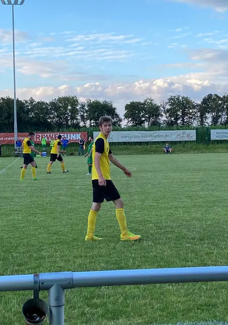 Tom из Лимбург-ан-дер-Лан, мне 19, познакомлюсь без обязательств