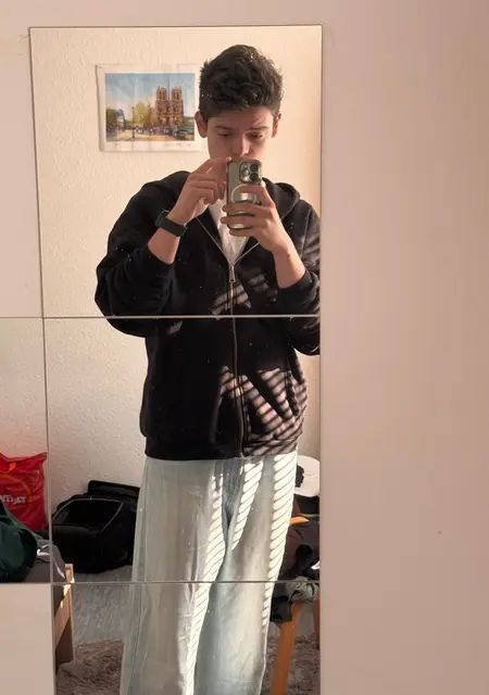 Илья из Ахена, мне 20, познакомлюсь для постоянных отношений