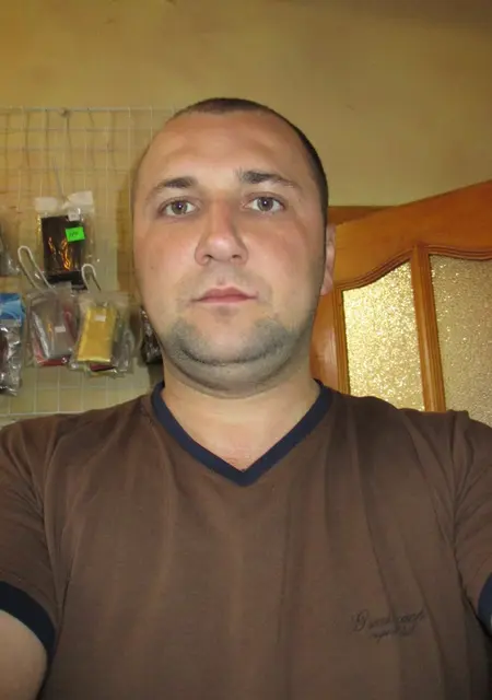 Я Jurij -, 40 років з Чернівців, шукаю знайомства на одну ніч