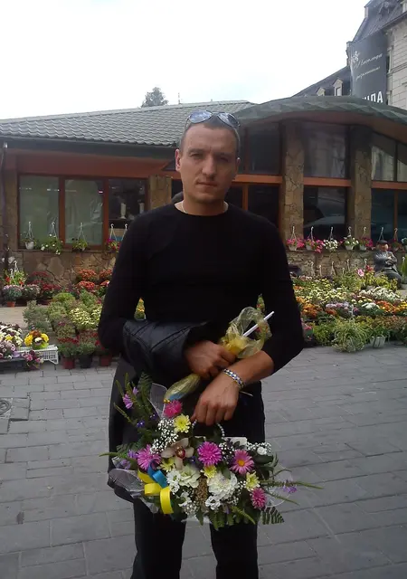 Я Василь, 42, из Львова, ищу знакомства без обязательств