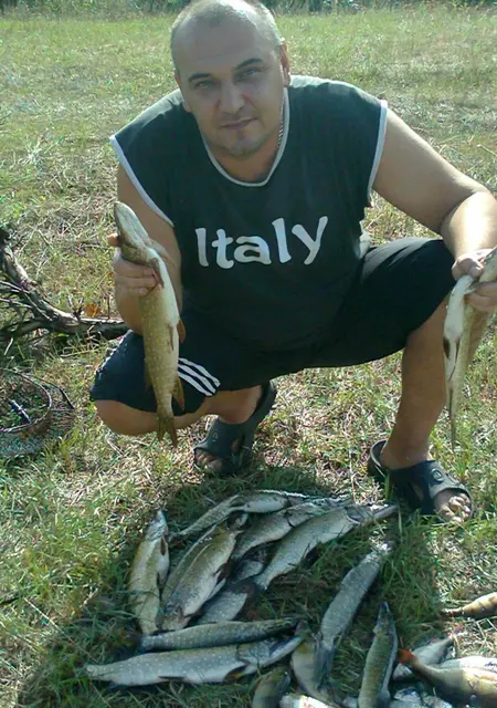 Макс из Луганска, ищу на сайте постоянные отношения