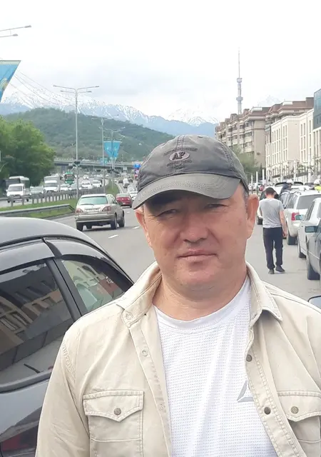 Я Баха, 51, из Алматы, ищу знакомства без обязательств