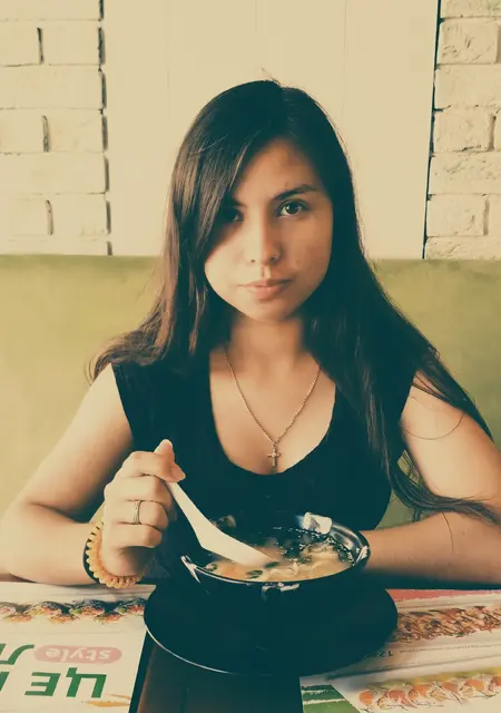 Я Алина, 23, знакомлюсь для общения в Запорожье