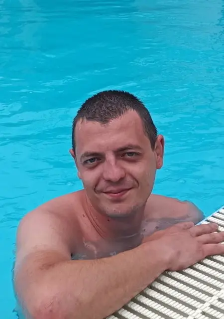 Дмитрий з Дніпра, мені 41 років, познайомлюсь для приємного проведення часу