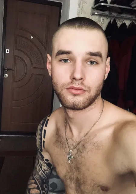 Дима из Донецка, мне 27, познакомлюсь для общения