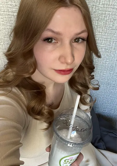 Я Алиса, 19, знакомлюсь для приятного времяпровождения в Сарагосе