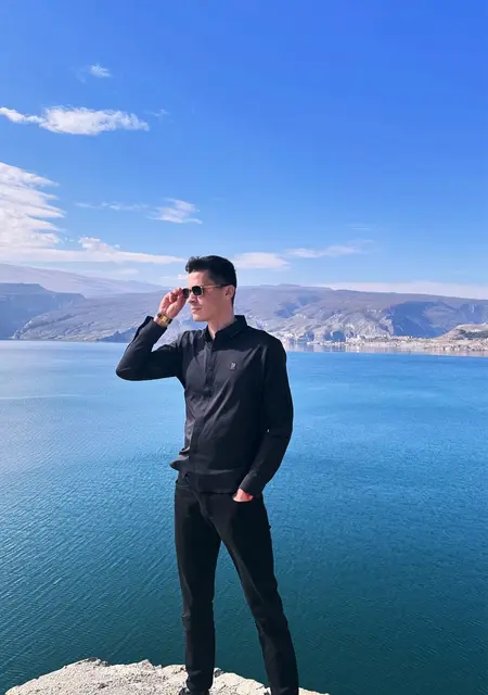 Vladimir из Бристоля, мне 26, познакомлюсь для приятного времяпровождения