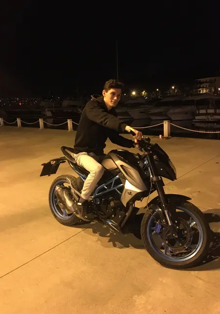 Я Clay, 24, знакомлюсь без обязательств в Лазовск