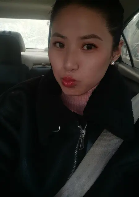 Я Lii, 38, из Могилёва, ищу знакомство для приятного времяпровождения