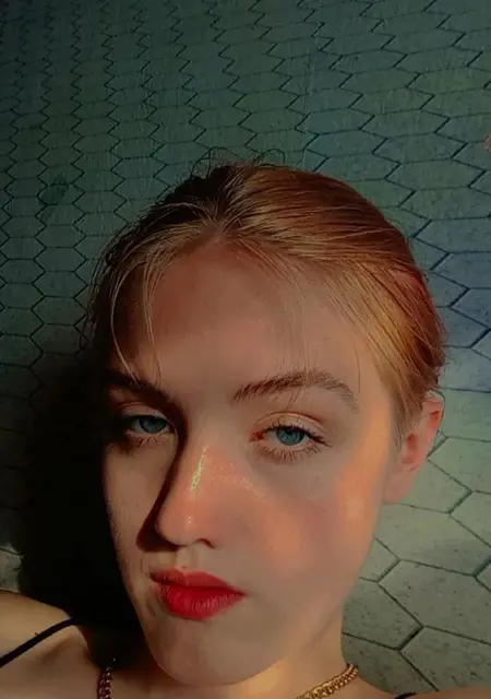 Аня из Кривого Рога, ищу на сайте приятное времяпровождение