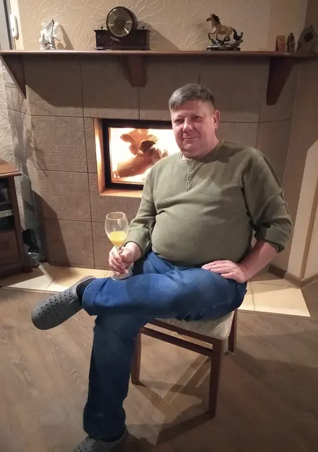 Я Виталий, 55 років з Дніпра, шукаю знайомства без зобов'язань