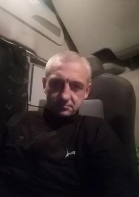 Валентин из Варшавы, мне 45, познакомлюсь