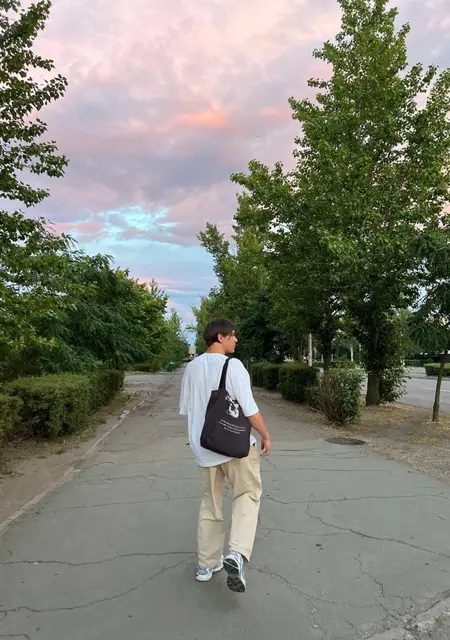 Олег з Кам'янського, мені 22 років, познайомлюсь для приємного проведення часу