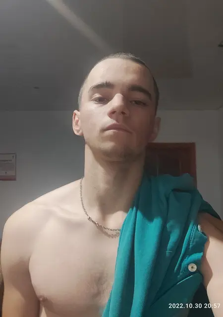 Я Олег, 21, из Надворной, ищу знакомство для дружбы