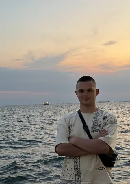 Я Max, 18, из Варшавы, ищу знакомство для общения