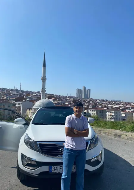 Baran из Стамбула, мне 19, познакомлюсь без обязательств