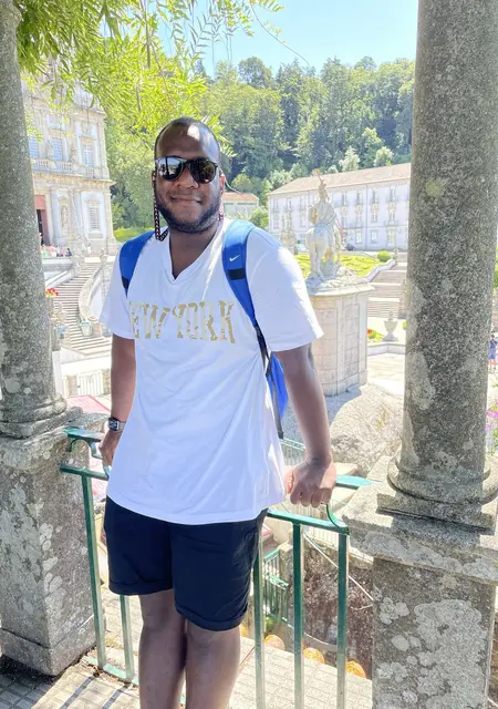 Soy Fredy, 30 años de Pamplona, busco conocer gente para lío de una noche