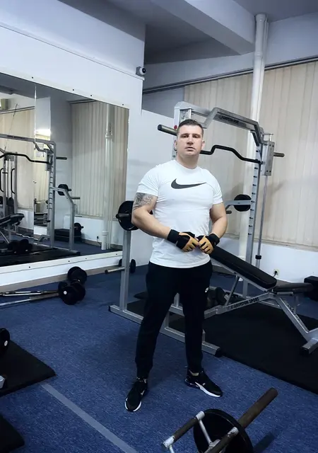 Danut из Крайовы, мне 39, познакомлюсь для открытые отношения