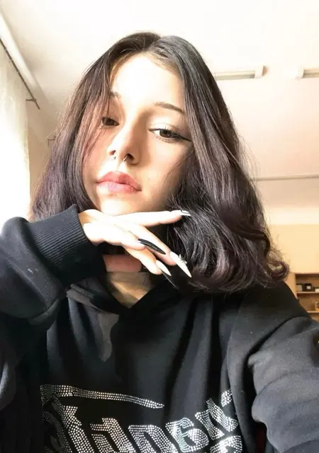 Оля з Львів, шукаю на сайті вірт