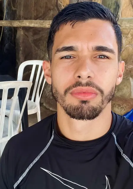 Я Leandro, 22, из Гуарульюс, ищу знакомства без обязательств