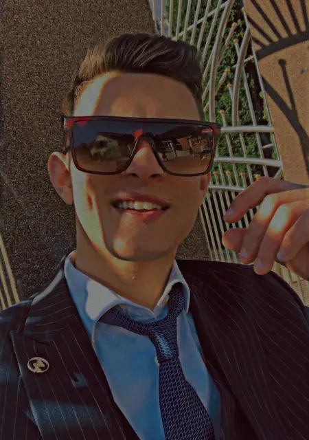 Я Давид, 24, из Виноградова, ищу знакомства на одну ночь