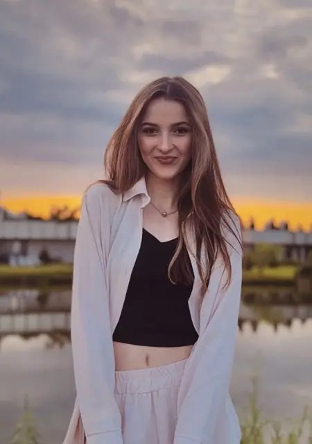 Лиза из Минска, ищу на сайте вирта