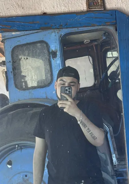 Даниил из Энсхеде, мне 18, познакомлюсь для общения