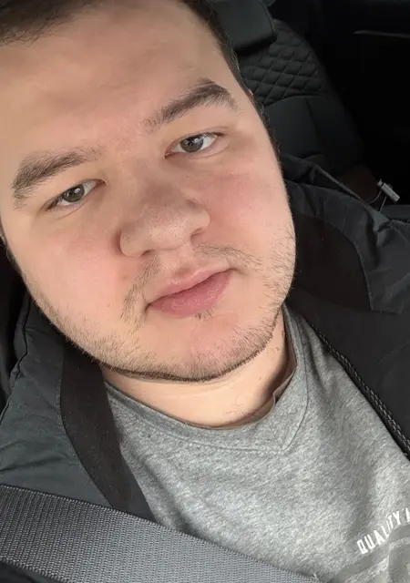 Я Игорь, 28, из Могилёва, ищу знакомства на одну ночь