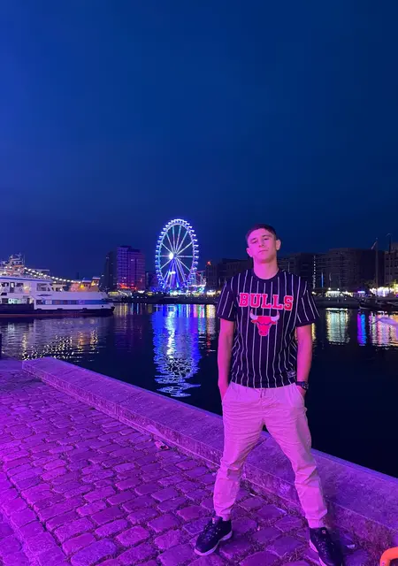 Stas из Гамбурга, мне 24, познакомлюсь без обязательств