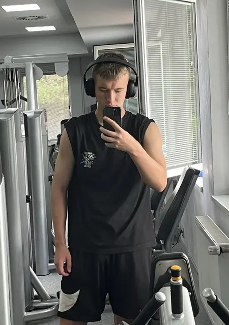 Alex из Праги, мне 18, познакомлюсь на одну ночь