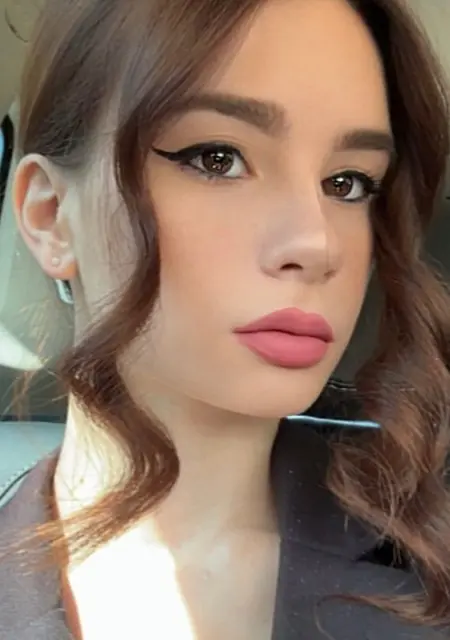 Olga de Málaga, tengo 21 años, lista para conocer para relación sin ataduras