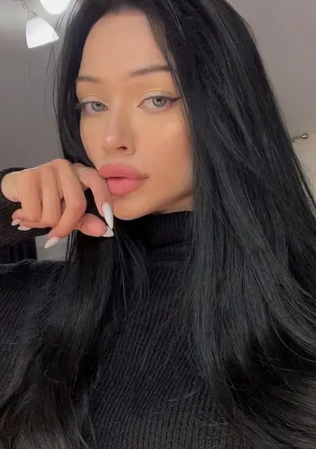 Я Виолетта, 21, из Ивано-Франковска, ищу знакомство для приятного времяпровождения