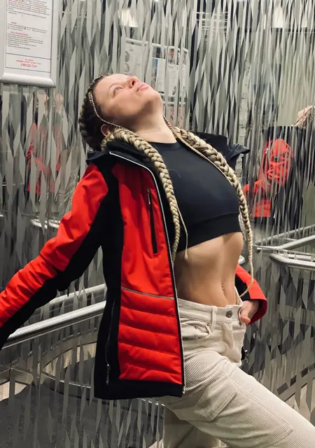 Я Эльвира, 30, из Варшавы, ищу знакомство для совместных путешествий