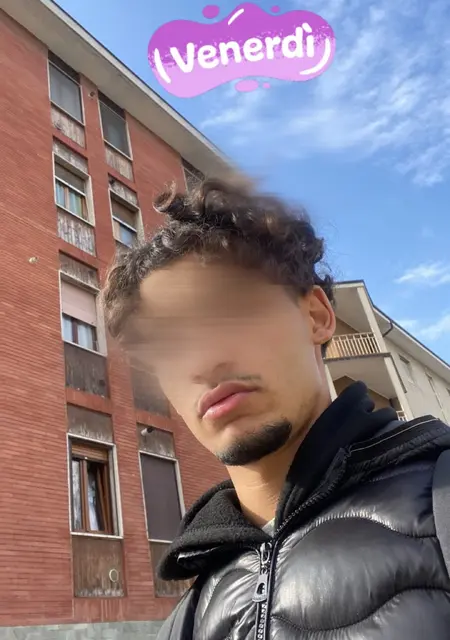 Oss из Турина, мне 20, познакомлюсь без обязательств