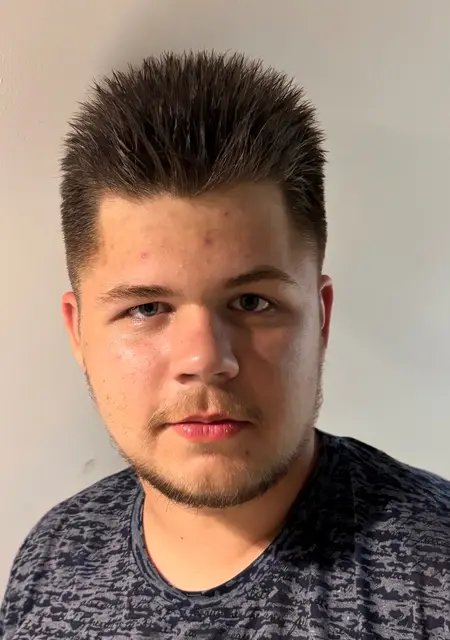 Я Ромік, 18, из Кракова, ищу знакомство для вирта