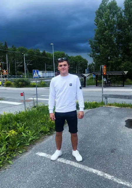 Я Жека, 19, знакомлюсь без обязательств в Стокгольме