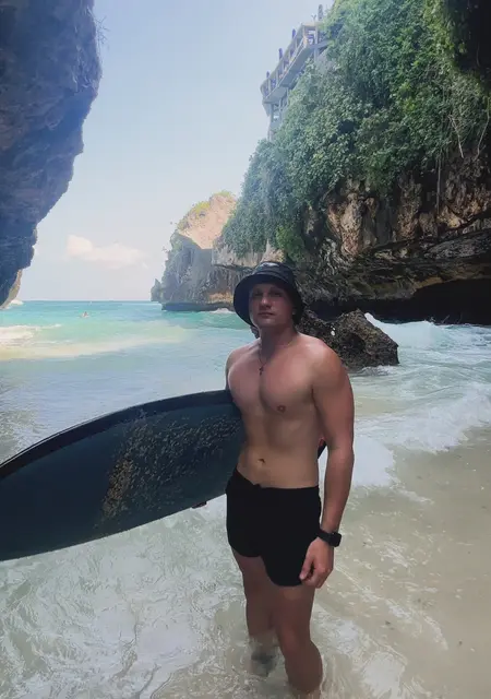 Юрий из Пхукета, мне 31, познакомлюсь без обязательств
