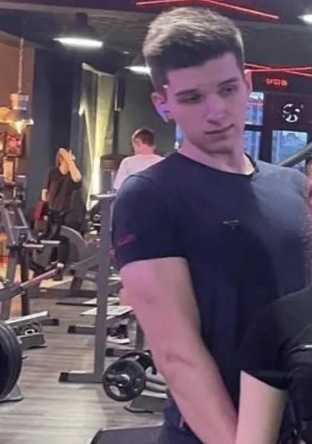 Максим из Амстердама, ищу на сайте знакомства без обязательств