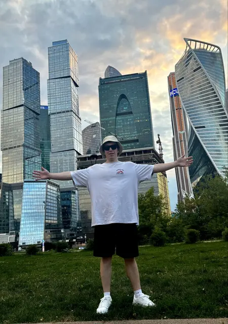 Никита из Вашингтона, ищу на сайте знакомства на одну ночь
