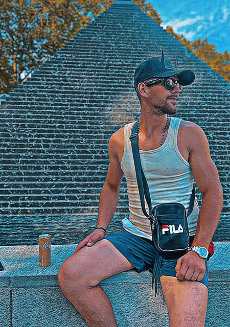 Beni из Клуж-напока, мне 26, познакомлюсь на одну ночь