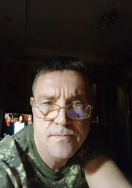 Владимир из Мирнограда, мне 36, познакомлюсь без обязательств