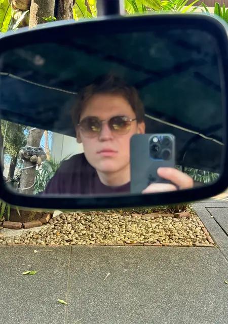 Я Владислав, 21, из Пхукета, ищу знакомство для приятного времяпровождения