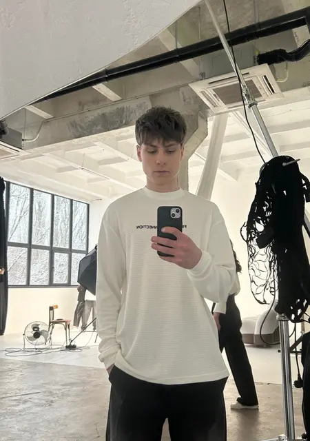 Влад из Днепра, мне 20, познакомлюсь для вирта