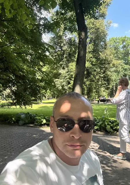 Я Alik, 41, из Гомеля, ищу знакомства без обязательств