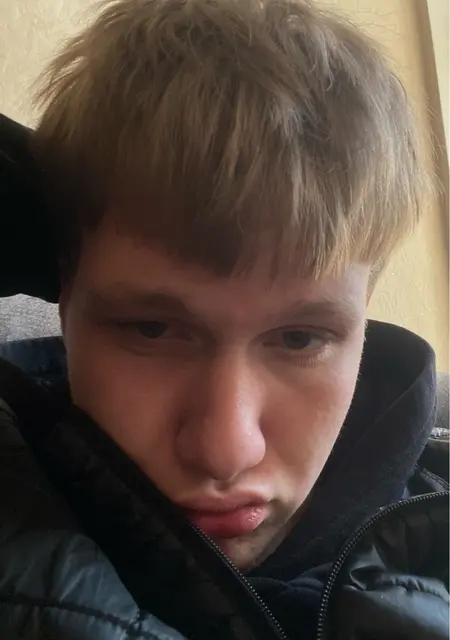 Я Георгий, 26, из Могилёва, ищу знакомства без обязательств